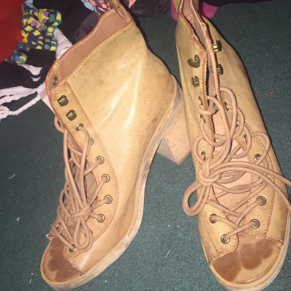 Lace up heels boots